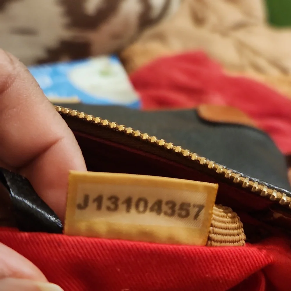 Dooney & Bourke Cross Body Bag - Picture 4 of 12